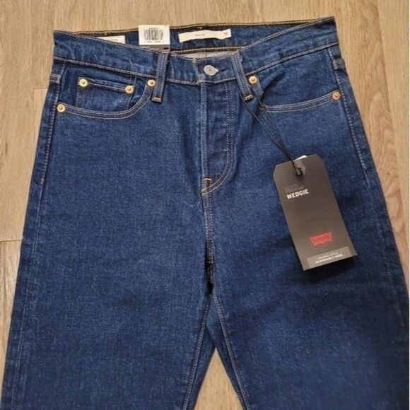 Levi's Premium Wedgie Fit Ankle Jeans Size 26 - Picture 3 of 9